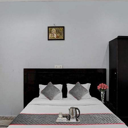 Collection O Samira Residency Near Botanic Garden Of Indian Republic Ξενοδοχείο Νόιντα Εξωτερικό φωτογραφία