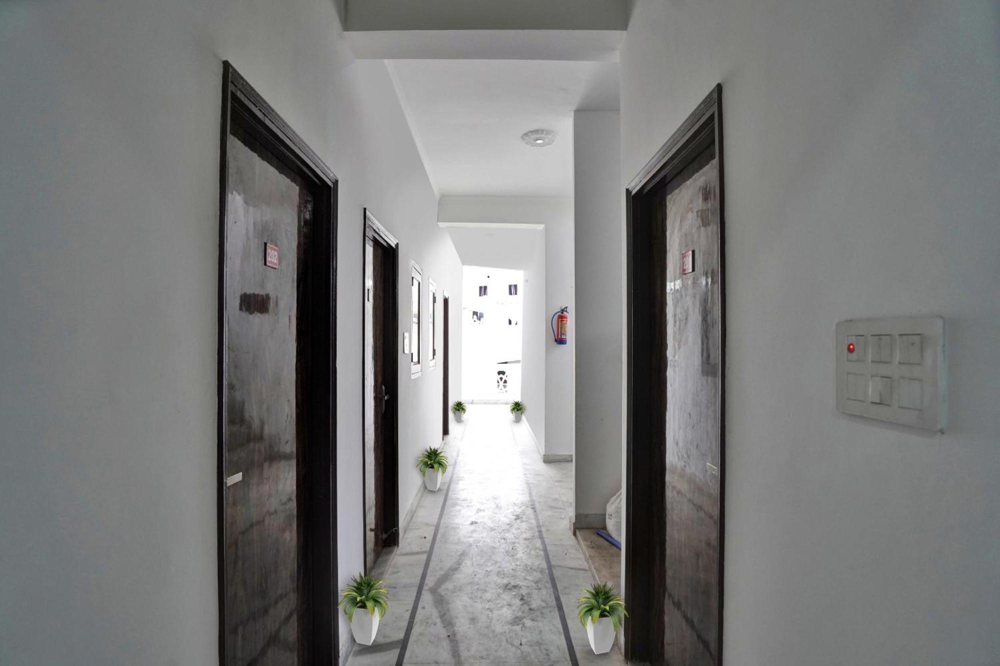 Collection O Samira Residency Near Botanic Garden Of Indian Republic Ξενοδοχείο Νόιντα Εξωτερικό φωτογραφία